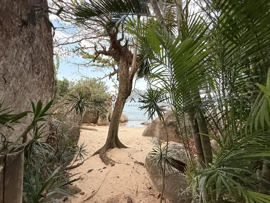 Casa de Condomínio com 7 quartos para alugar, 1100m2 em Mangaratiba - RJ - imagem 5 Foto 5 de Casa de Condomínio com 7 quartos para alugar, 1100m2 em Mangaratiba - RJ