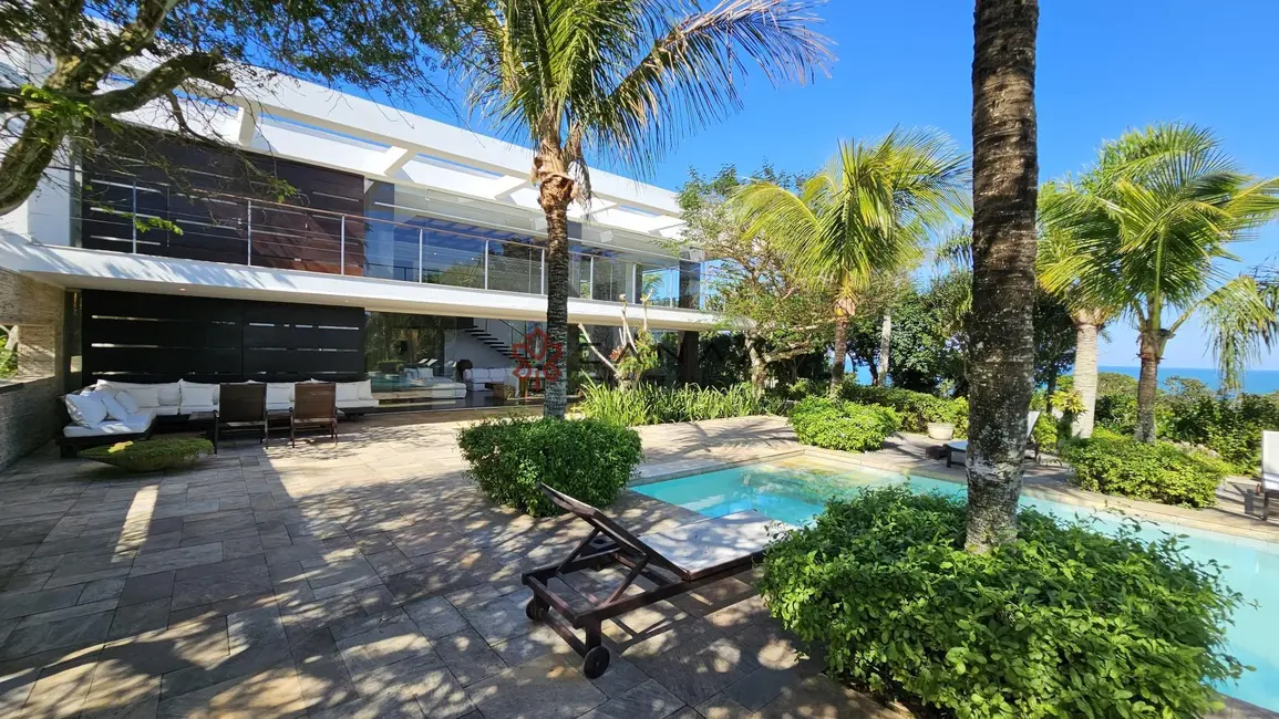 Foto 3 de Casa com 5 quartos à venda, 1200m2 em Armacao Dos Buzios - RJ