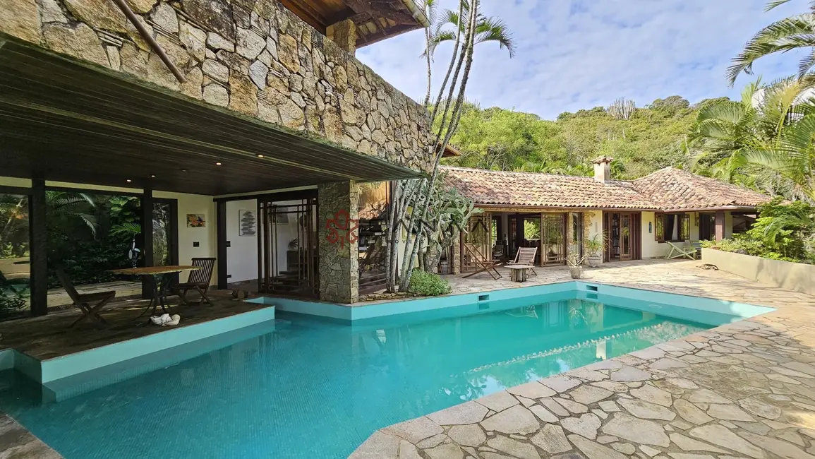 Foto 3 de Casa com 5 quartos à venda, 501m2 em Armacao Dos Buzios - RJ