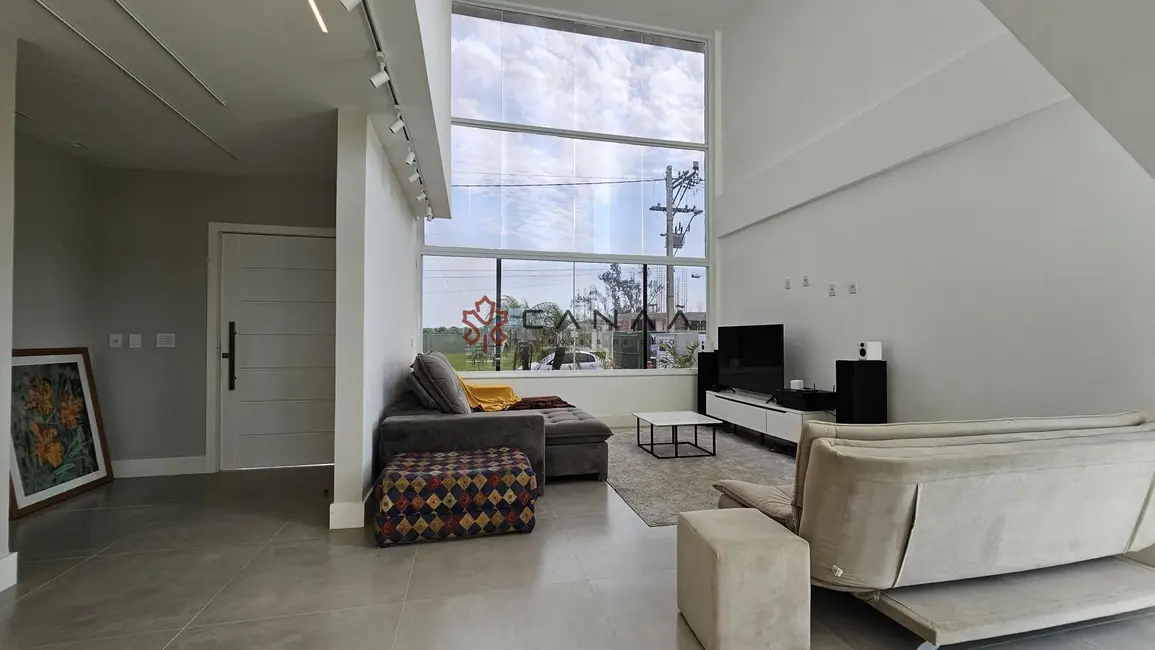 Foto 4 de Casa de Condomínio com 4 quartos à venda, 250m2 em Ogiva, Cabo Frio - RJ