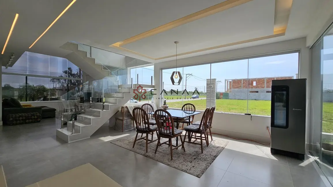 Foto 6 de Casa de Condomínio com 4 quartos à venda, 250m2 em Ogiva, Cabo Frio - RJ