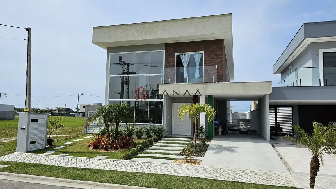 Foto 2 de Casa de Condomínio com 4 quartos à venda, 250m2 em Ogiva, Cabo Frio - RJ
