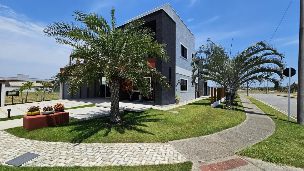 Foto 2 de Casa de Condomínio com 2 quartos à venda, 247m2 em Ogiva, Cabo Frio - RJ