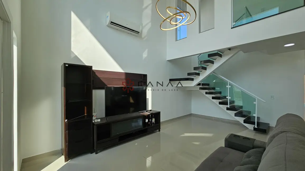 Casa de Condomínio com 5 quartos à venda, 300m2 em Ogiva, Cabo Frio - RJ - imagem 4 Foto 4 de Casa de Condomínio com 5 quartos à venda, 300m2 em Ogiva, Cabo Frio - RJ