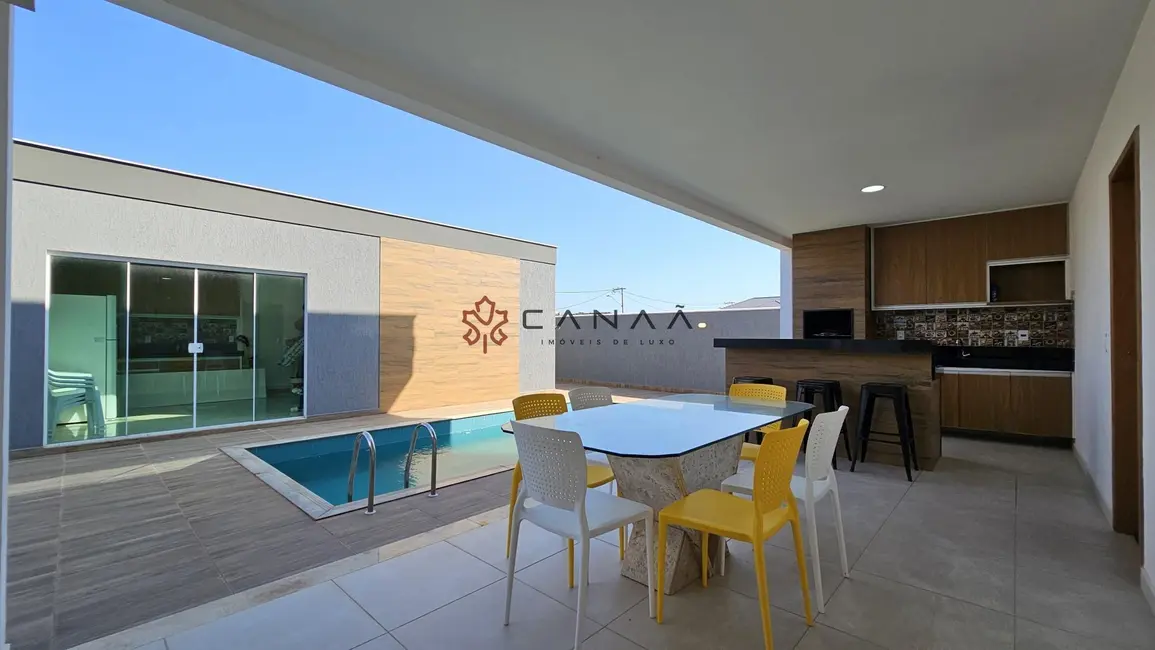 Casa de Condomínio com 5 quartos à venda, 300m2 em Ogiva, Cabo Frio - RJ - imagem 3 Foto 3 de Casa de Condomínio com 5 quartos à venda, 300m2 em Ogiva, Cabo Frio - RJ