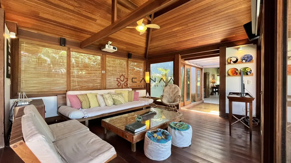 Foto 1 de Casa de Condomínio com 6 quartos à venda, 136m2 em Armacao Dos Buzios - RJ