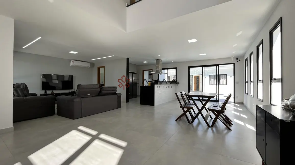 Foto 8 de Casa de Condomínio com 4 quartos à venda, 254m2 em Ogiva, Cabo Frio - RJ