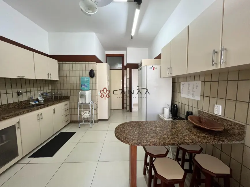 Foto 7 de Cobertura com 4 quartos à venda, 260m2 em Algodoal, Cabo Frio - RJ