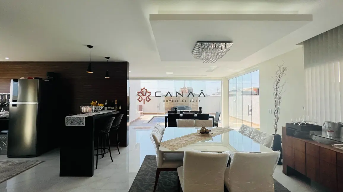 Casa de Condomínio com 5 quartos à venda, 294m2 em Peró, Cabo Frio - RJ - imagem 7 Foto 7 de Casa de Condomínio com 5 quartos à venda, 294m2 em Peró, Cabo Frio - RJ