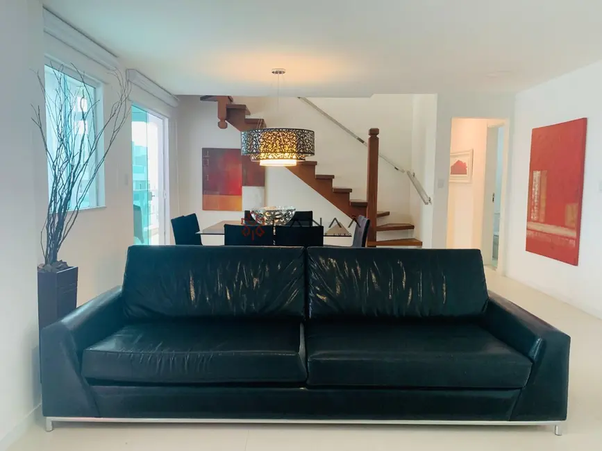 Cobertura com 4 quartos à venda, 214m2 em Centro, Cabo Frio - RJ - imagem 3 Foto 3 de Cobertura com 4 quartos à venda, 214m2 em Centro, Cabo Frio - RJ