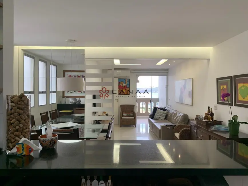 Foto 2 de Apartamento com 3 quartos à venda, 110m2 em Cabo Frio - RJ