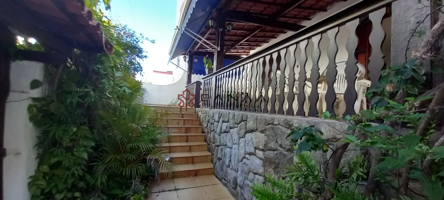 Casa com 3 quartos à venda, 200m2 em Passagem, Cabo Frio - RJ - imagem 4 Foto 4 de Casa com 3 quartos à venda, 200m2 em Passagem, Cabo Frio - RJ