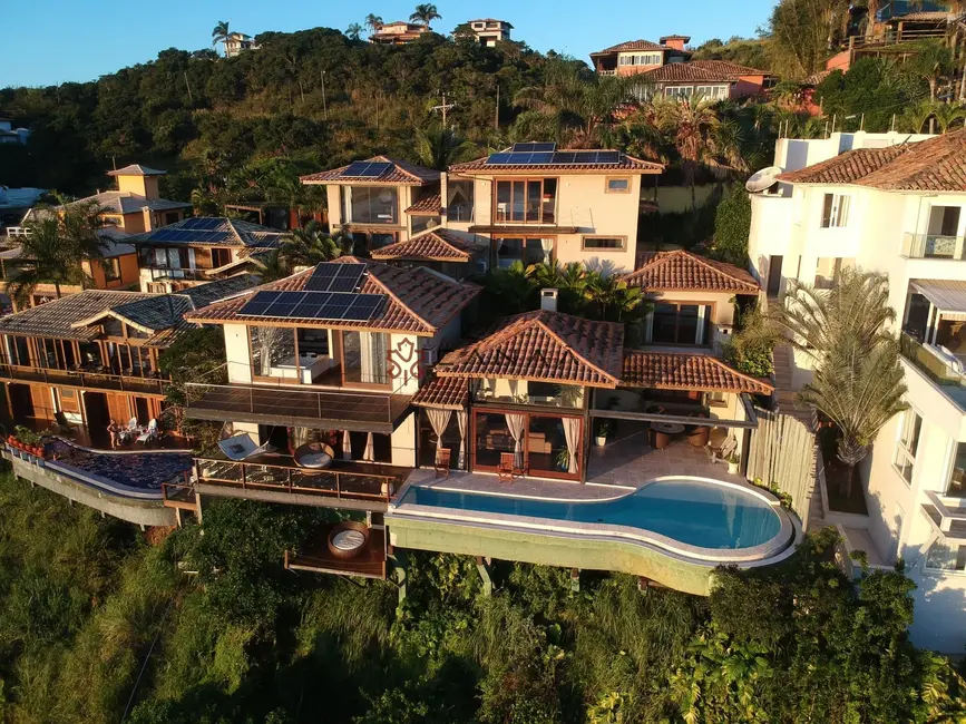 Foto 1 de Casa com 5 quartos à venda, 400m2 em Armacao Dos Buzios - RJ