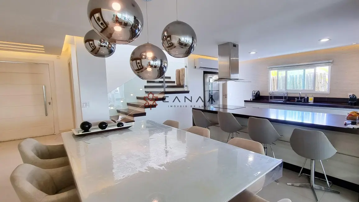 Foto 1 de Casa de Condomínio com 6 quartos à venda, 250m2 em Armacao Dos Buzios - RJ