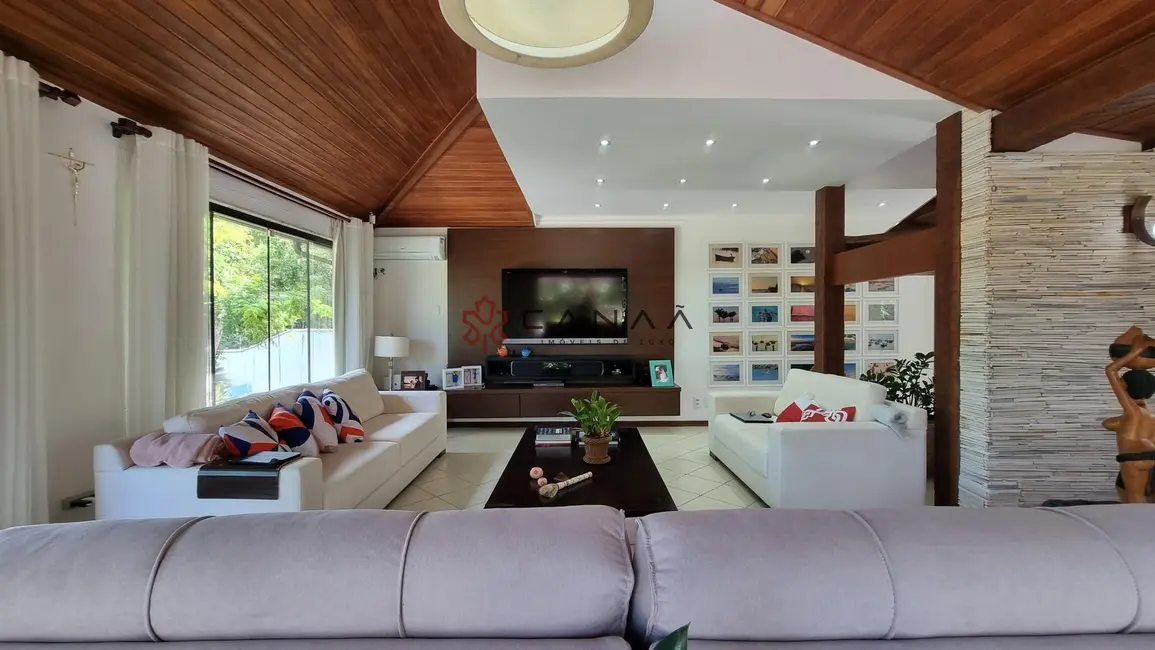 Foto 8 de Casa com 6 quartos à venda, 450m2 em Armacao Dos Buzios - RJ