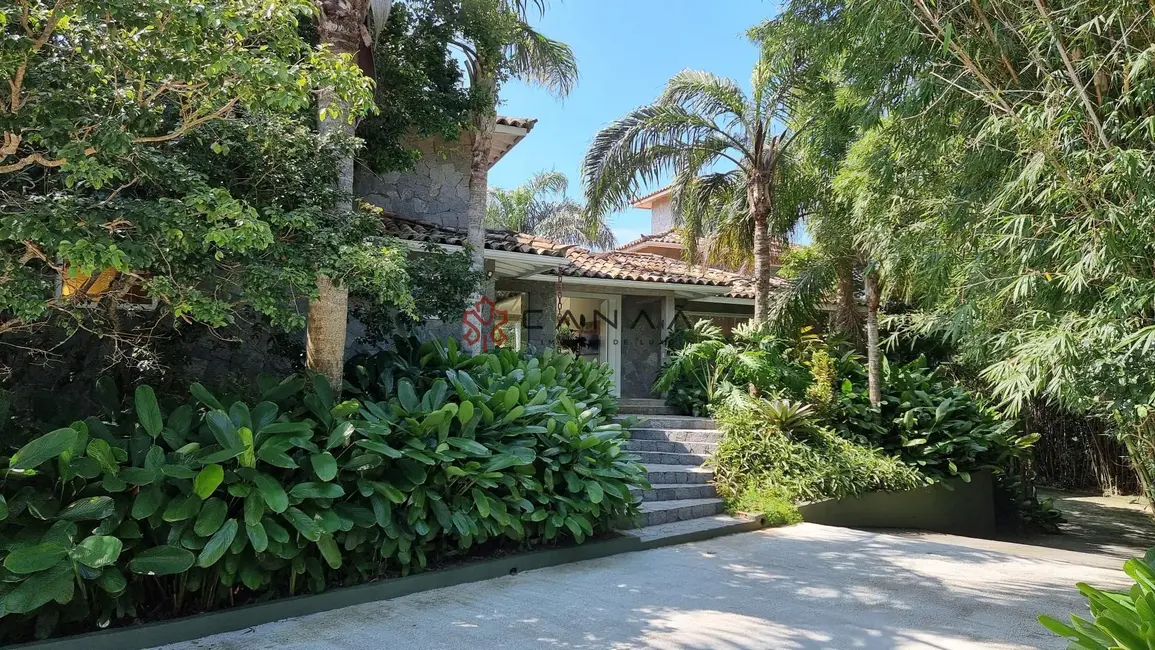 Foto 4 de Casa com 6 quartos à venda, 730m2 em Armacao Dos Buzios - RJ