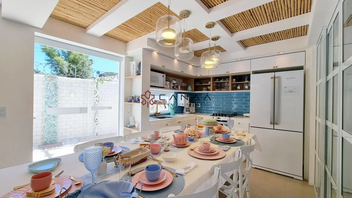 Foto 1 de Casa de Condomínio com 4 quartos à venda, 100m2 em Armacao Dos Buzios - RJ