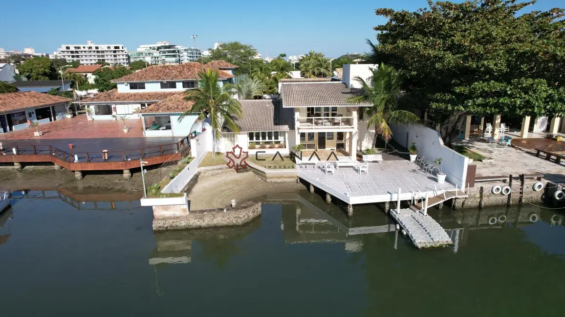 Foto 3 de Casa de Condomínio com 5 quartos à venda, 850m2 em São Bento, Cabo Frio - RJ