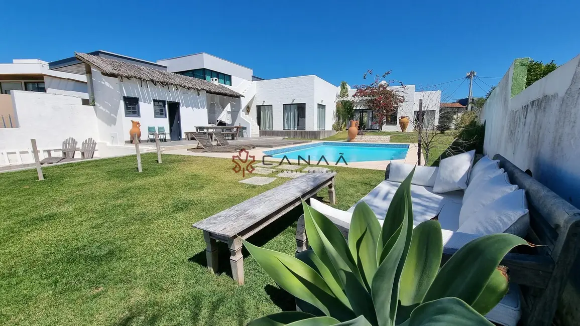 Foto 2 de Casa de Condomínio com 3 quartos à venda, 500m2 em Portinho, Cabo Frio - RJ