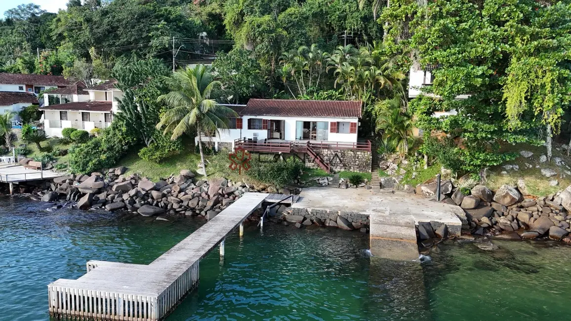Foto 4 de Casa com 6 quartos à venda, 500m2 em Ponta Leste, Angra Dos Reis - RJ