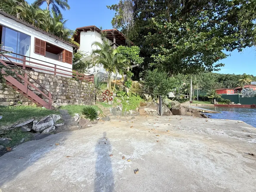 Foto 8 de Casa com 6 quartos à venda, 500m2 em Ponta Leste, Angra Dos Reis - RJ