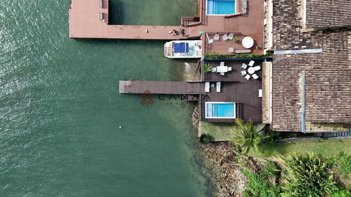 Casa com 4 quartos para alugar, 360m2 em Bracuí (Cunhambebe), Angra Dos Reis - RJ - imagem 4 Foto 4 de Casa com 4 quartos para alugar, 360m2 em Bracuí (Cunhambebe), Angra Dos Reis - RJ