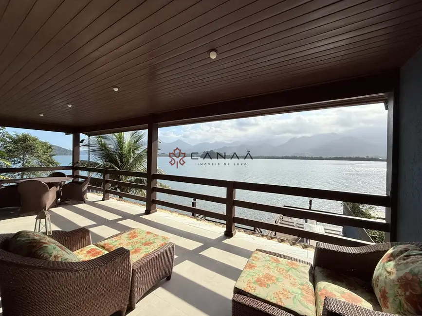 Casa com 4 quartos para alugar, 360m2 em Bracuí (Cunhambebe), Angra Dos Reis - RJ - imagem 3 Foto 3 de Casa com 4 quartos para alugar, 360m2 em Bracuí (Cunhambebe), Angra Dos Reis - RJ