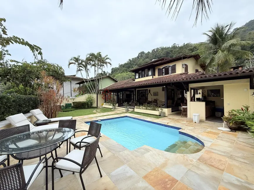 Foto 1 de Casa de Condomínio com 8 quartos à venda, 330m2 em Portogalo, Angra Dos Reis - RJ