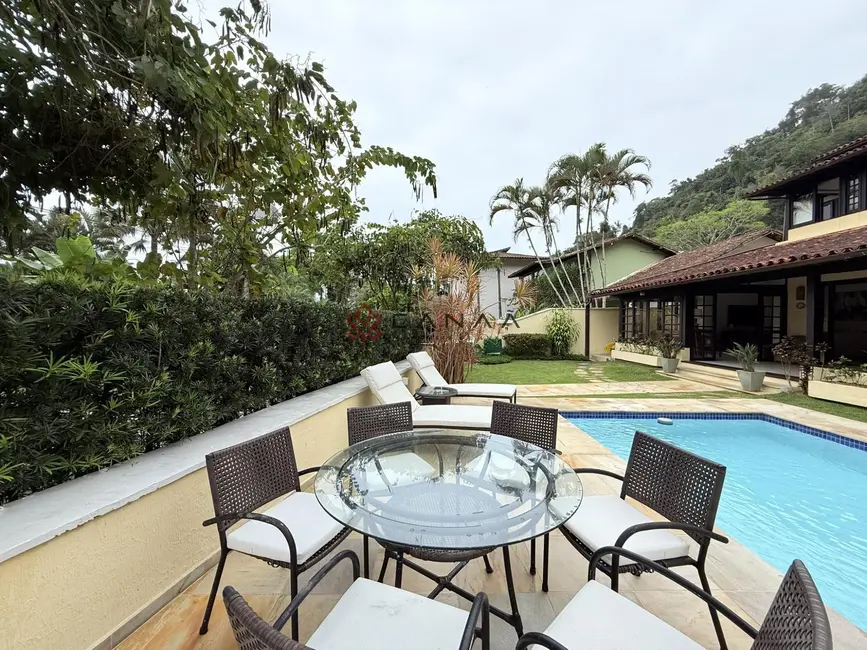 Foto 2 de Casa de Condomínio com 8 quartos à venda, 330m2 em Portogalo, Angra Dos Reis - RJ