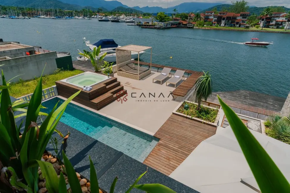 Casa de Condomínio com 5 quartos à venda, 688m2 em Bracuí (Cunhambebe), Angra Dos Reis - RJ - imagem 3 Foto 3 de Casa de Condomínio com 5 quartos à venda, 688m2 em Bracuí (Cunhambebe), Angra Dos Reis - RJ