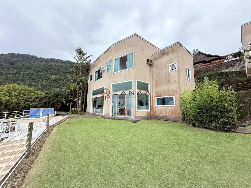 Casa com 4 quartos para alugar, 400m2 em Portogalo, Angra Dos Reis - RJ - imagem 2 Foto 2 de Casa com 4 quartos para alugar, 400m2 em Portogalo, Angra Dos Reis - RJ