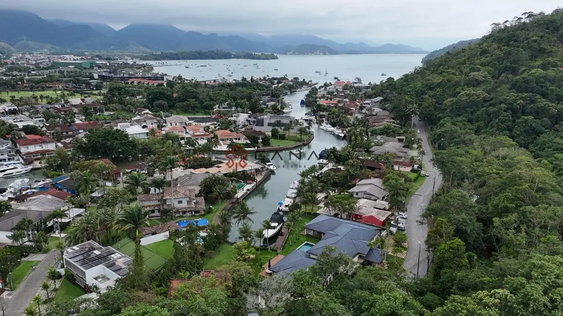 Casa de Condomínio com 3 quartos para alugar, 400m2 em Frade (Cunhambebe), Angra Dos Reis - RJ - imagem 2 Foto 2 de Casa de Condomínio com 3 quartos para alugar, 400m2 em Frade (Cunhambebe), Angra Dos Reis - RJ