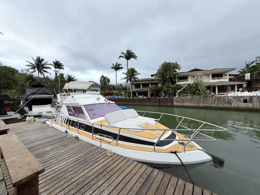Casa de Condomínio com 3 quartos para alugar, 400m2 em Frade (Cunhambebe), Angra Dos Reis - RJ - imagem 8 Foto 8 de Casa de Condomínio com 3 quartos para alugar, 400m2 em Frade (Cunhambebe), Angra Dos Reis - RJ