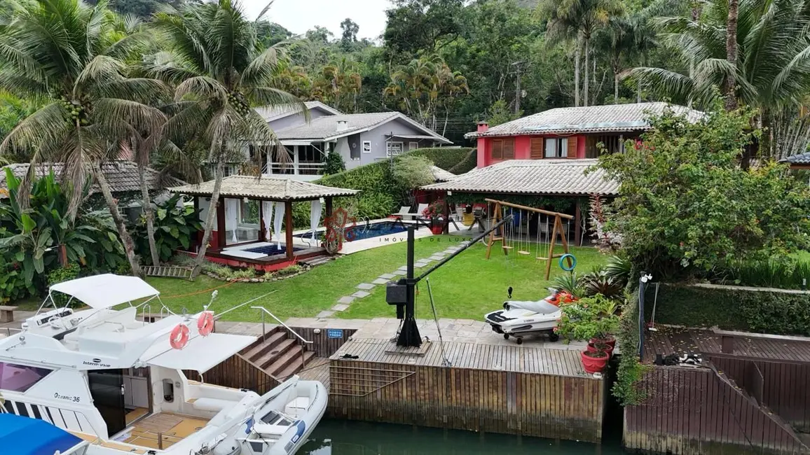 Casa de Condomínio com 3 quartos para alugar, 400m2 em Frade (Cunhambebe), Angra Dos Reis - RJ - imagem 5 Foto 5 de Casa de Condomínio com 3 quartos para alugar, 400m2 em Frade (Cunhambebe), Angra Dos Reis - RJ