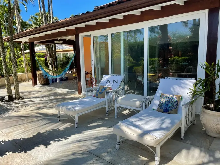 Casa com 4 quartos para alugar, 200m2 em Frade (Cunhambebe), Angra Dos Reis - RJ - imagem 2 Foto 2 de Casa com 4 quartos para alugar, 200m2 em Frade (Cunhambebe), Angra Dos Reis - RJ