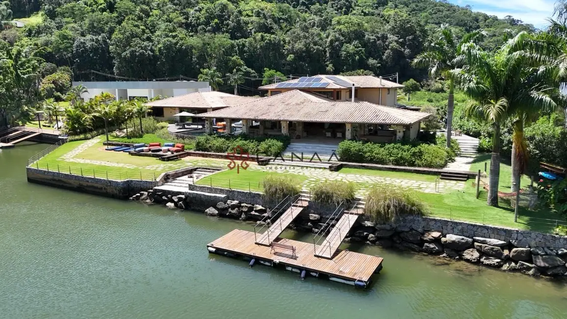 Casa com 10 quartos para alugar, 800m2 em Mangaratiba - RJ - imagem 1 Foto 1 de Casa com 10 quartos para alugar, 800m2 em Mangaratiba - RJ