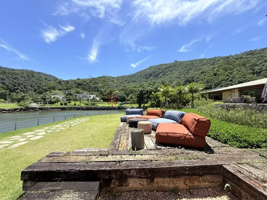 Casa com 10 quartos para alugar, 800m2 em Mangaratiba - RJ - imagem 8 Foto 8 de Casa com 10 quartos para alugar, 800m2 em Mangaratiba - RJ