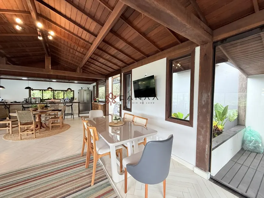 Foto 8 de Casa com 4 quartos à venda, 389m2 em Portogalo, Angra Dos Reis - RJ