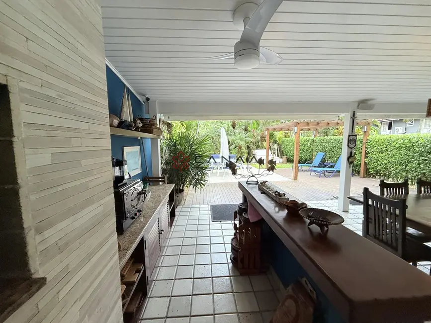 Foto 9 de Casa com 4 quartos para alugar, 250m2 em Mombaça, Angra Dos Reis - RJ