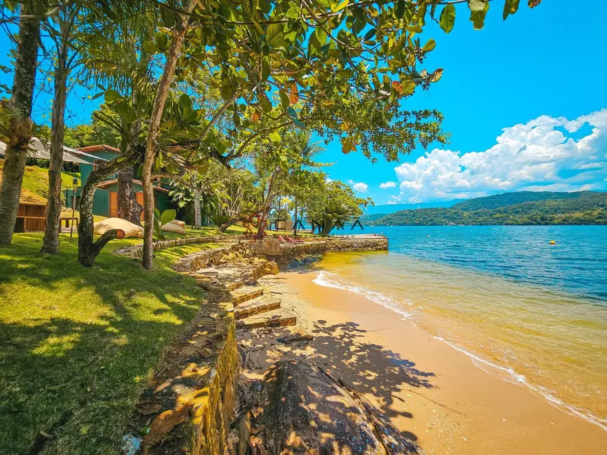 Casa com 7 quartos para alugar, 1000m2 em Angra Dos Reis - RJ - imagem 3 Foto 3 de Casa com 7 quartos para alugar, 1000m2 em Angra Dos Reis - RJ