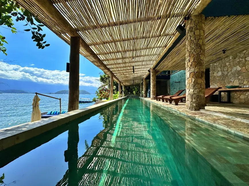 Casa com 7 quartos para alugar, 1000m2 em Angra Dos Reis - RJ - imagem 1 Foto 1 de Casa com 7 quartos para alugar, 1000m2 em Angra Dos Reis - RJ