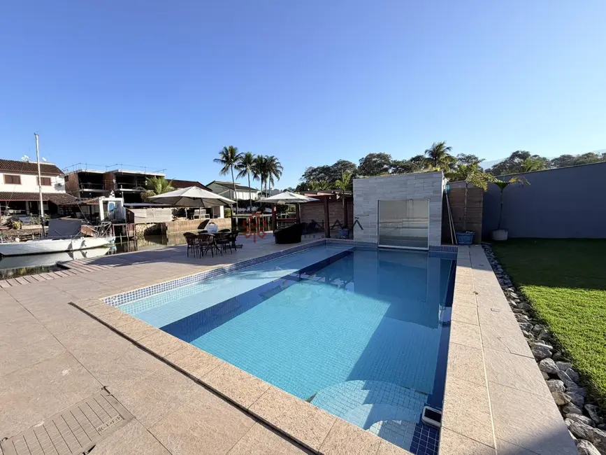 Casa com 6 quartos à venda, 600m2 em Bracuí (Cunhambebe), Angra Dos Reis - RJ - imagem 8 Foto 8 de Casa com 6 quartos à venda, 600m2 em Bracuí (Cunhambebe), Angra Dos Reis - RJ