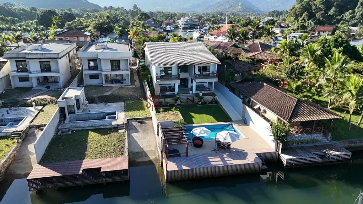 Casa com 6 quartos à venda, 600m2 em Bracuí (Cunhambebe), Angra Dos Reis - RJ - imagem 5 Foto 5 de Casa com 6 quartos à venda, 600m2 em Bracuí (Cunhambebe), Angra Dos Reis - RJ