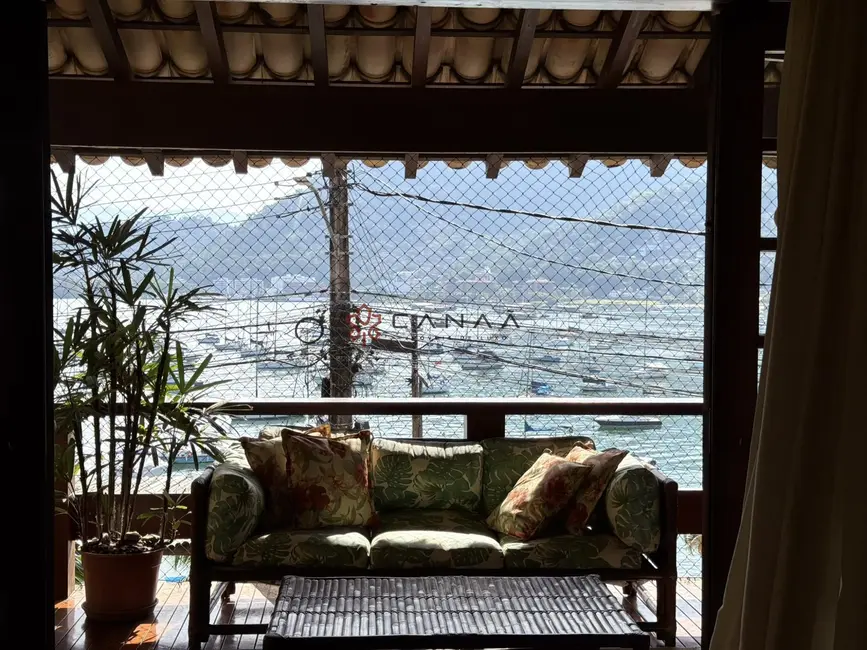 Casa com 5 quartos à venda, 500m2 em Marinas, Angra Dos Reis - RJ - imagem 9 Foto 9 de Casa com 5 quartos à venda, 500m2 em Marinas, Angra Dos Reis - RJ