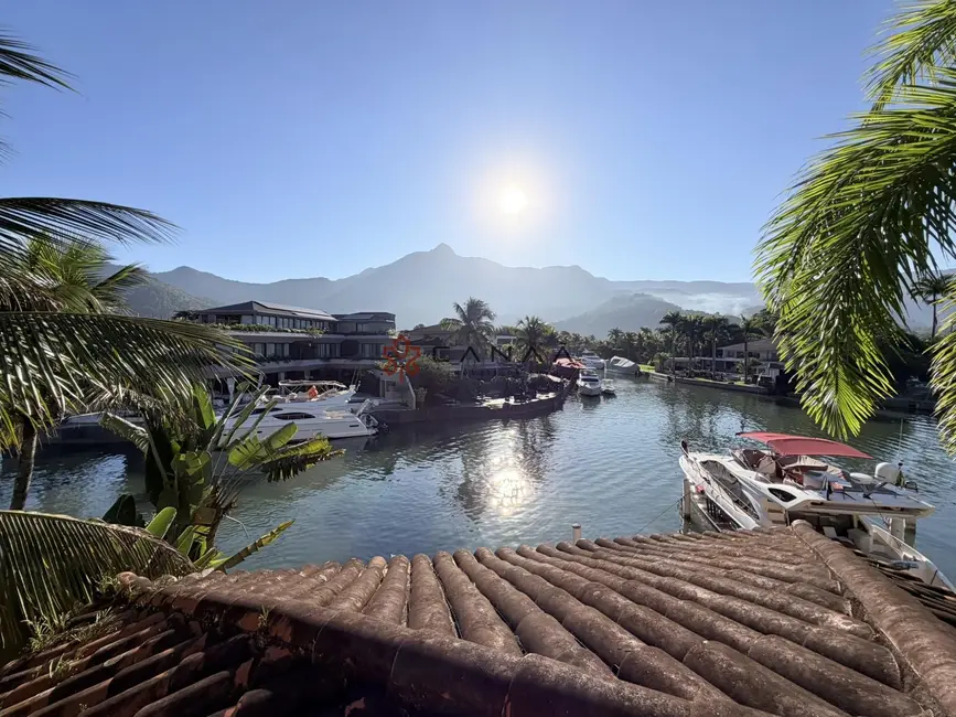 Casa de Condomínio com 4 quartos à venda, 400m2 em Frade (Cunhambebe), Angra Dos Reis - RJ - imagem 9 Foto 9 de Casa de Condomínio com 4 quartos à venda, 400m2 em Frade (Cunhambebe), Angra Dos Reis - RJ