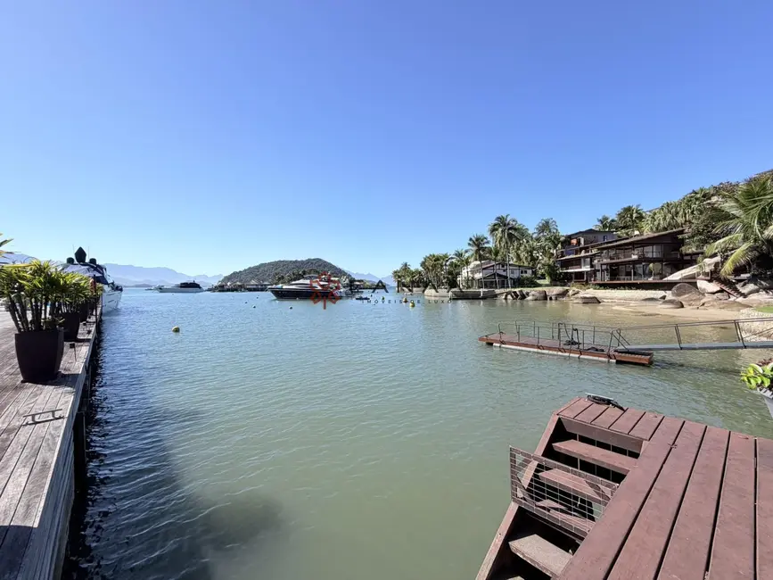 Casa de Condomínio com 8 quartos à venda, 500m2 em Frade (Cunhambebe), Angra Dos Reis - RJ - imagem 9 Foto 9 de Casa de Condomínio com 8 quartos à venda, 500m2 em Frade (Cunhambebe), Angra Dos Reis - RJ