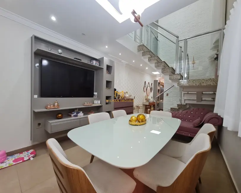 Casa com 3 quartos à venda, 300m2 em Penha de França, São Paulo - SP - imagem 3 Foto 3 de Casa com 3 quartos à venda, 300m2 em Penha de França, São Paulo - SP