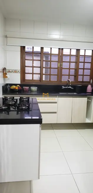 Foto 8 de Casa com 5 quartos à venda, 258m2 em Jardim Regina, Indaiatuba - SP