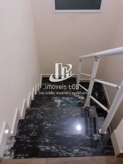 Sobrado com 3 quartos à venda, 150m2 em Bandeiras, Osasco - SP - imagem 8 Foto 8 de Sobrado com 3 quartos à venda, 150m2 em Bandeiras, Osasco - SP