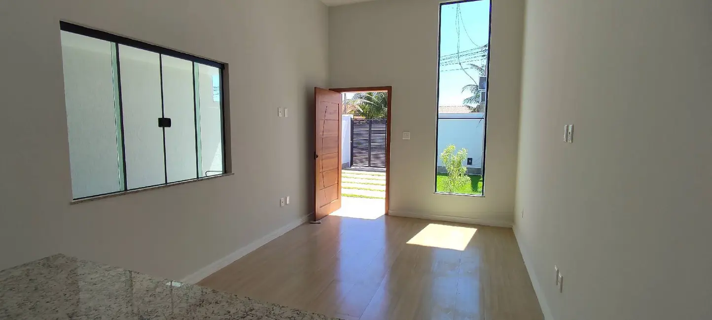 Foto 3 de Casa com 2 quartos à venda, 240m2 em Jardim Atlântico Central (Itaipuaçu), Marica - RJ